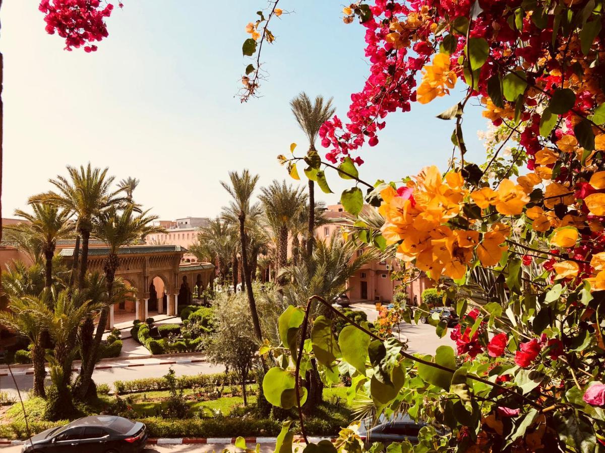 Riad Palmier Fleuri Marrakesh Bagian luar foto