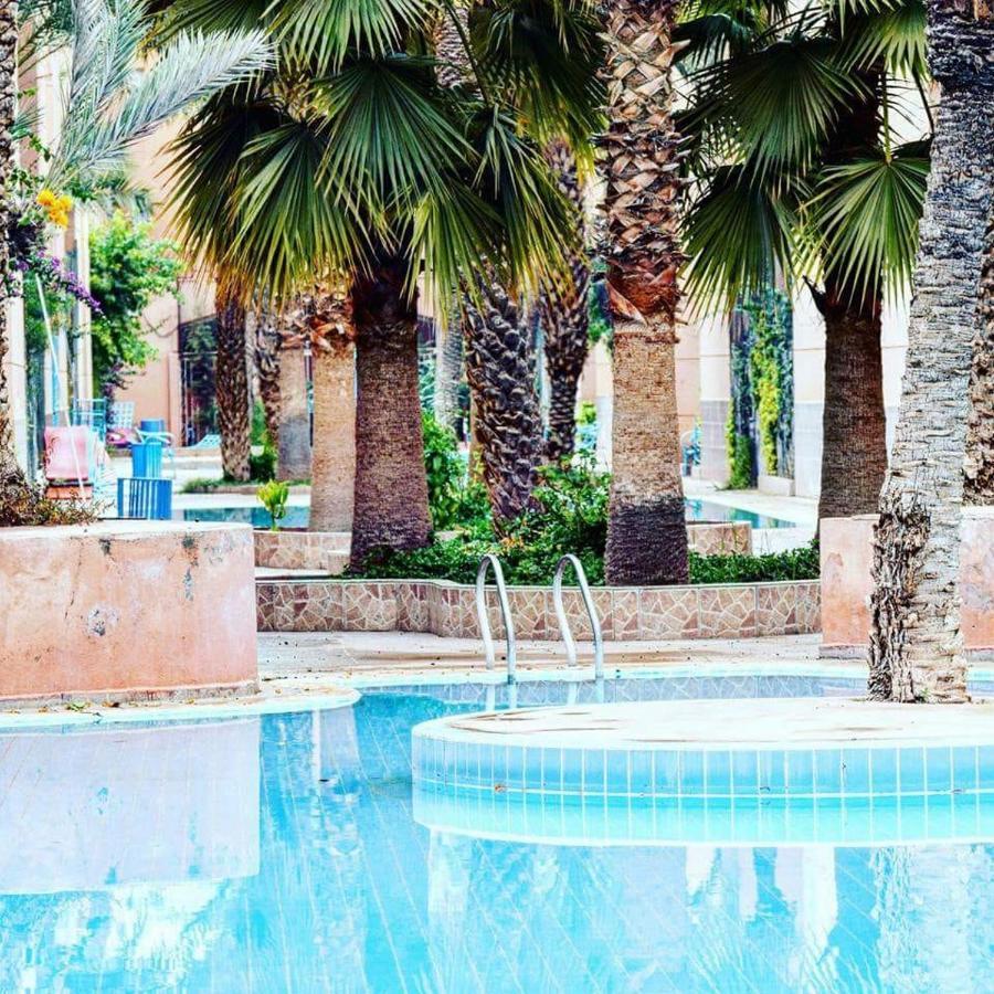 Riad Palmier Fleuri Marrakesh Bagian luar foto