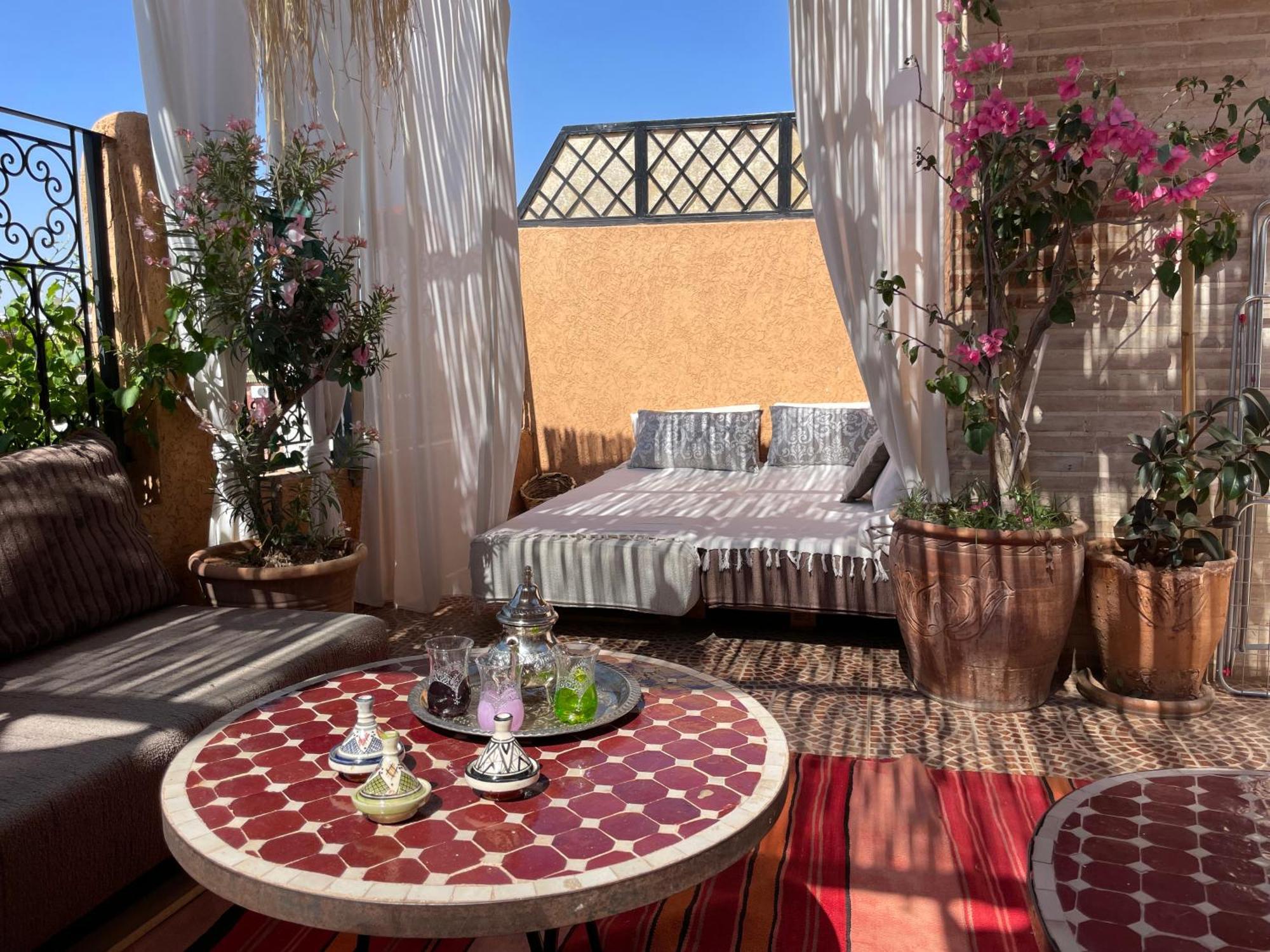 Riad Palmier Fleuri Marrakesh Bagian luar foto