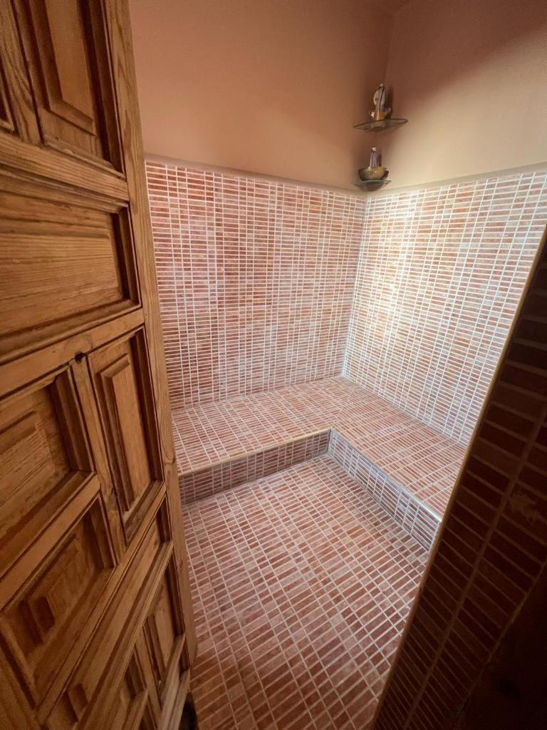 Riad Palmier Fleuri Marrakesh Bagian luar foto